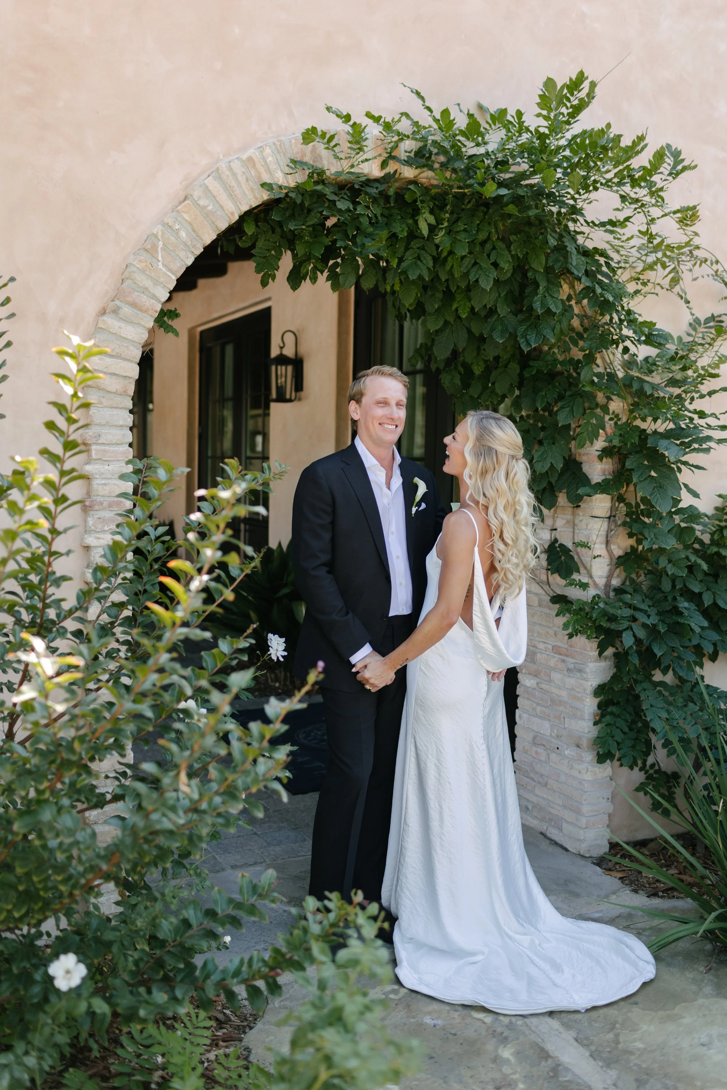 Raegan+JayMonserateWinery_firstlook_0051.jpg