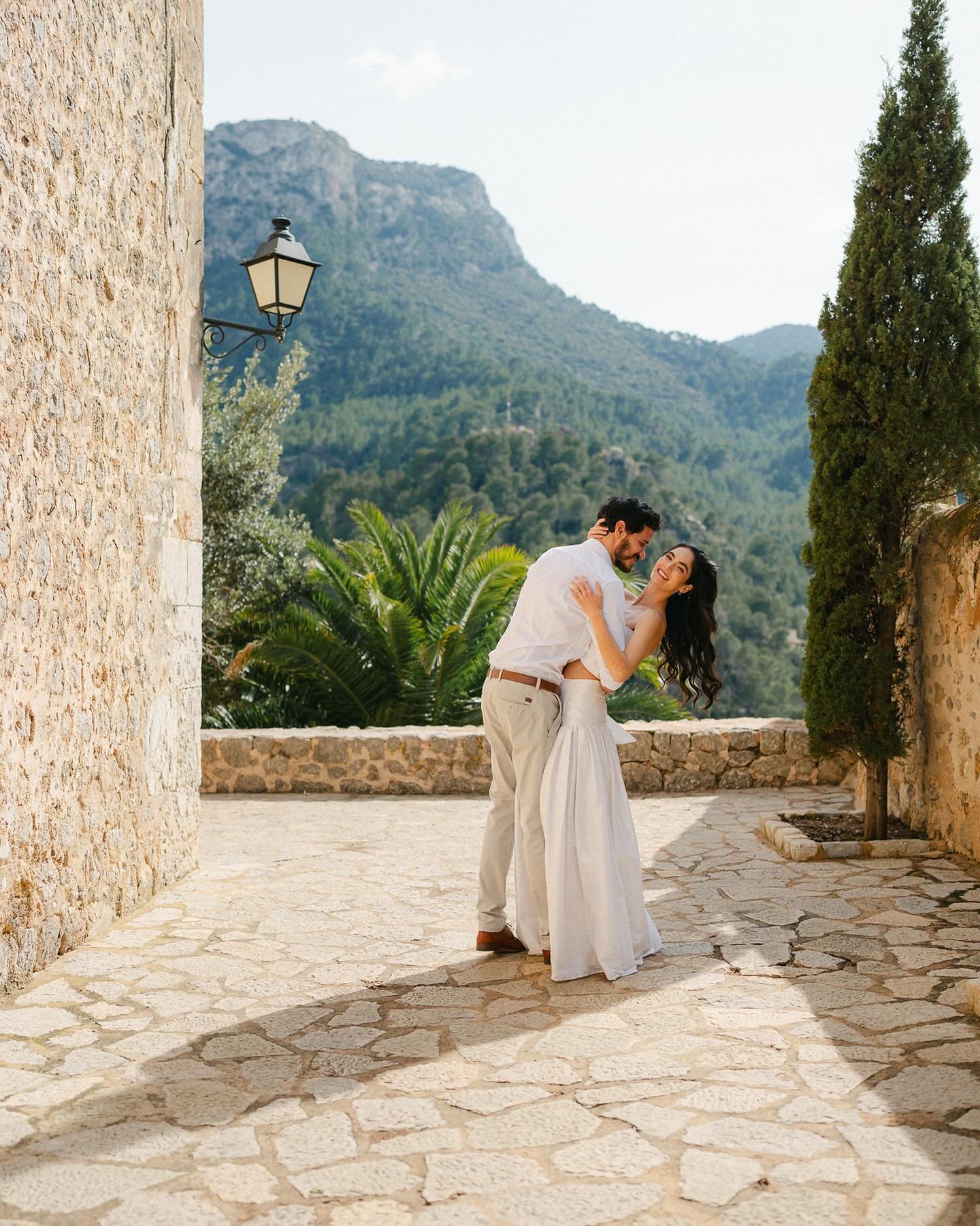 Last week we got lost in the charm of Dei&agrave;, Mallorca, where every corner looks like a chapter in a timeless romance novel. My photographer heart felt like it was daydreaming!

Couple: @themodelcouple.mallorca 
Dress: @annewolf.couture 
Hair &a