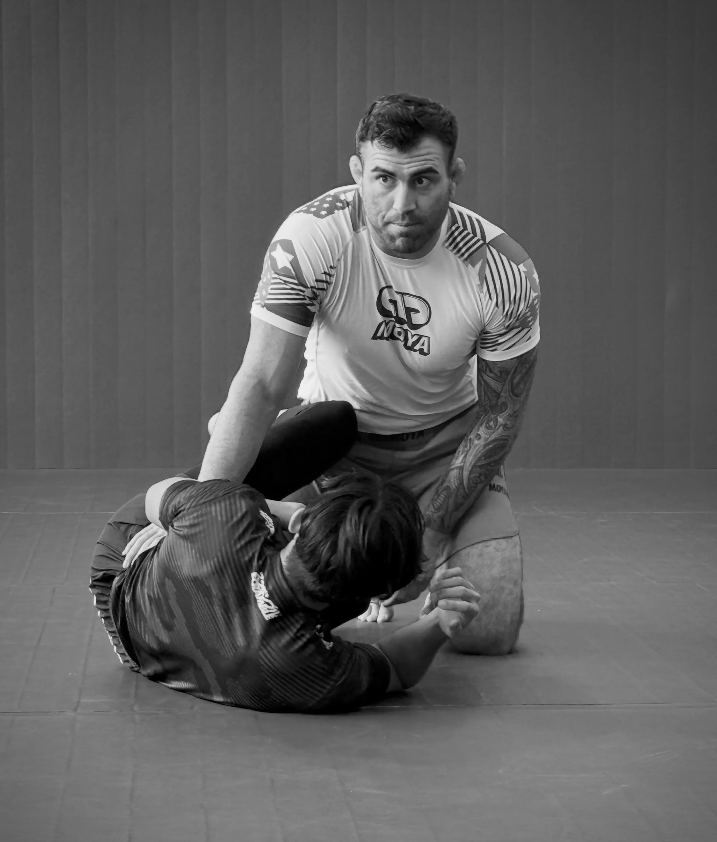 Bury the key detail mid-explanation, and you lose the room before you finish speaking.

Spread the effort evenly across a technique, and nothing lands with force.

What changes, in both cases, is where the weight sits. Over time, more of it moves to 