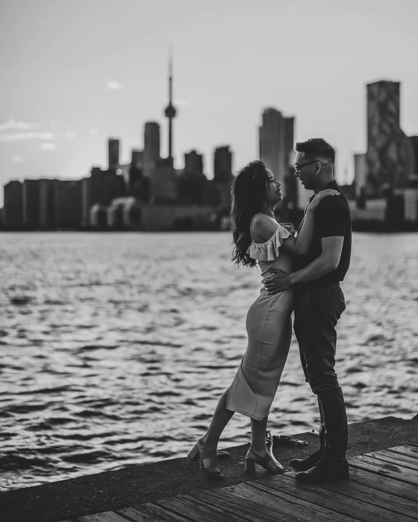 Oh Toronto
.
.
.
.
.
#oakvilleweddingphotographer #burlingtonweddingphotographer #oakvilleweddingphotographer #pickeringweddingphotographer #weddingmoments #mississaugaweddingphotographer #bramptonweddingphotographer #torontowedding
#northyorkwedding