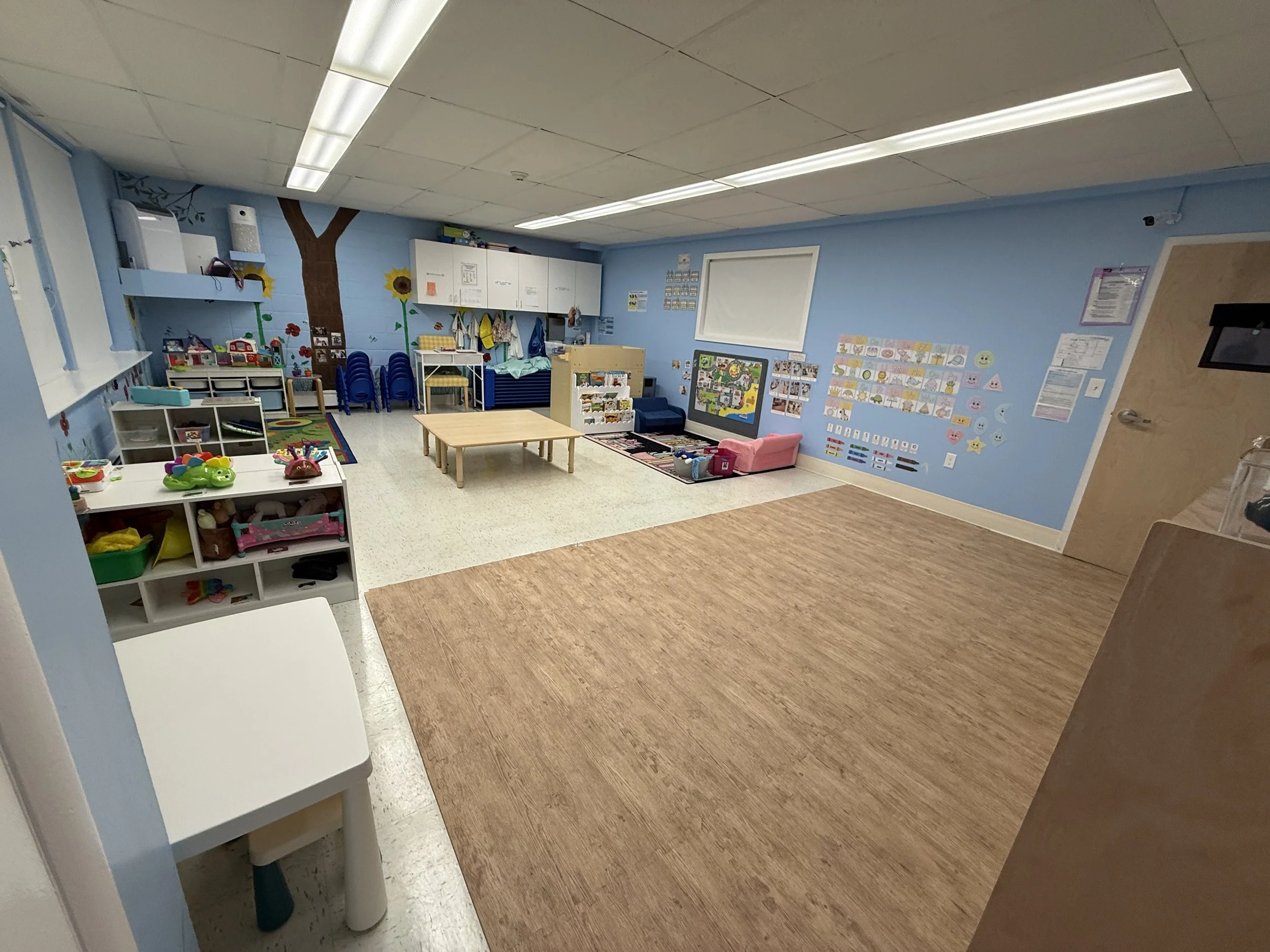 Room 8 (2)