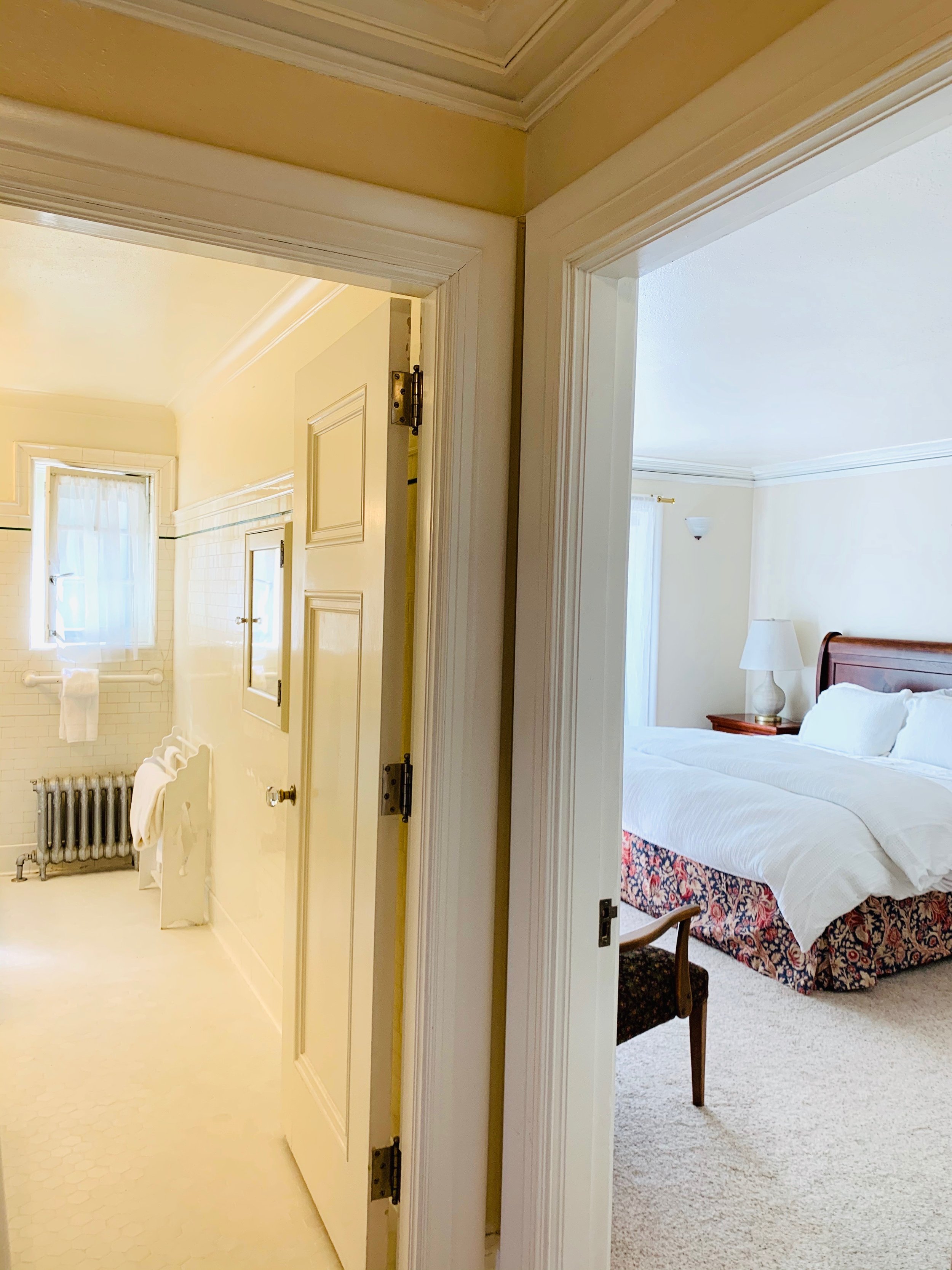 Lairmont Suite No.2 — Lairmont Manor Apartments