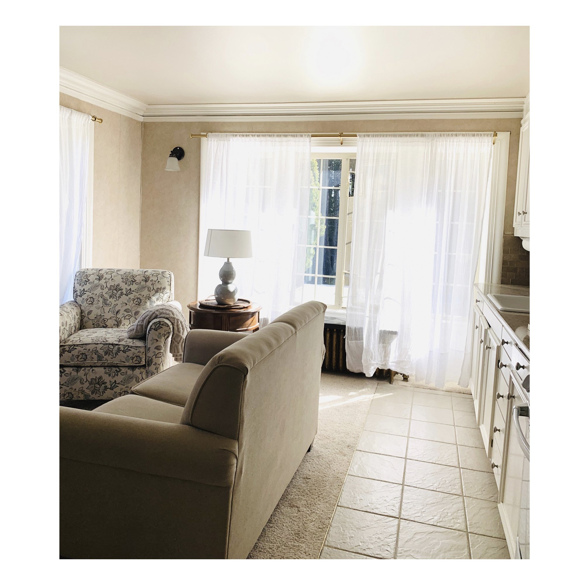 Lairmont Suite No.2 — Lairmont Manor Apartments