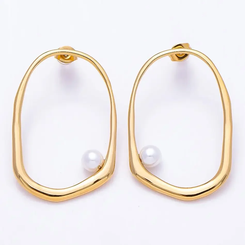 THE FLOATING PEARL HOOPS
