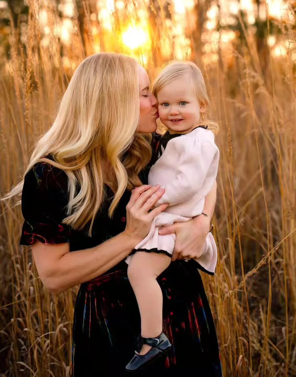 so THANKFUL for every one of my amazing clients! And also for the gorgeous, sun-kissed Fall day we had for this shoot!🍂☀️

#genevaillinois #stcharlesil #familyphotography #fallinillinois