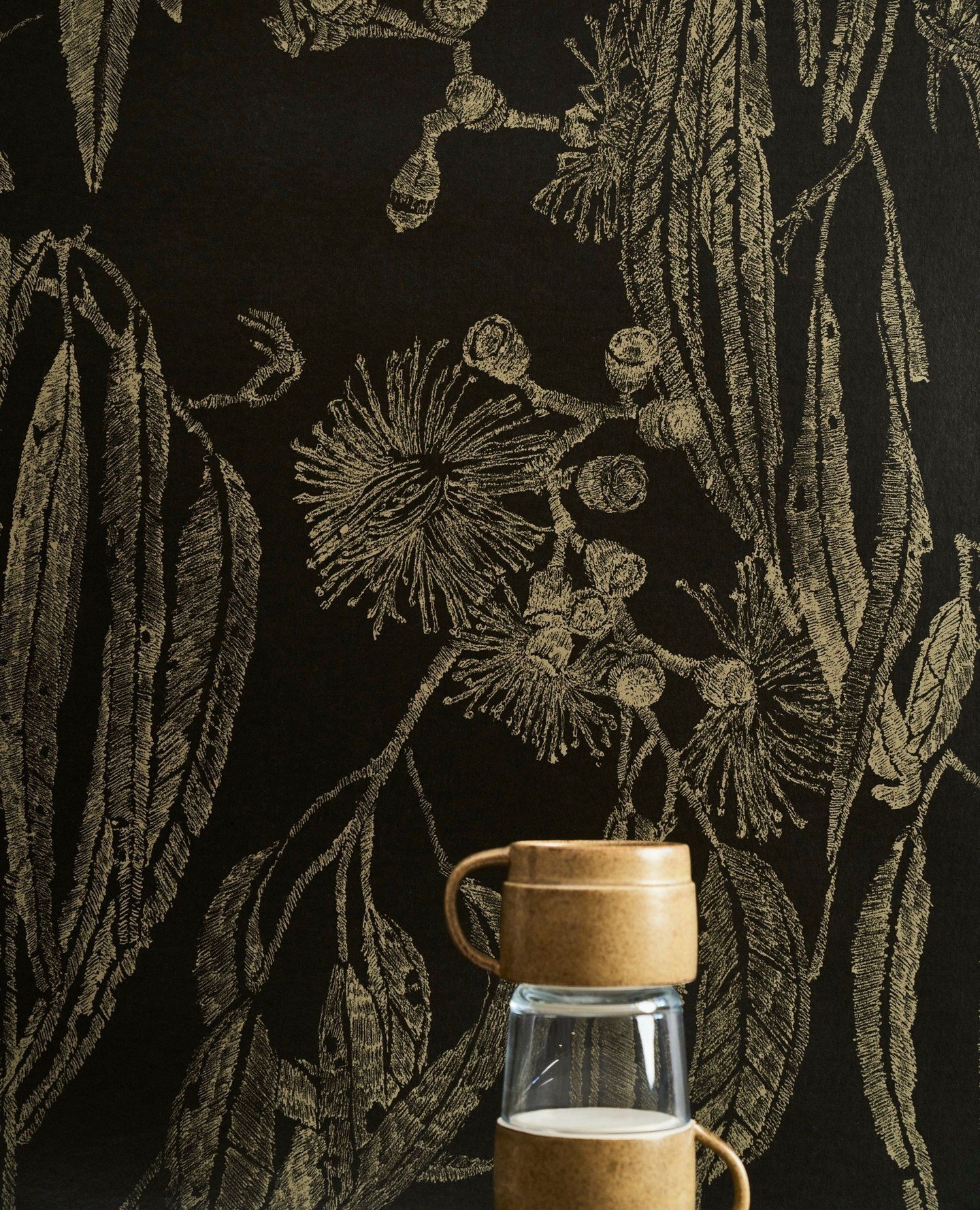 Dark and moody for our cold outdoorsy days.⁠
#wallpaperlove⁠
Slide 1: Shady tree. Moss on almost black.⁠
Slide 2: More Mossy Shady tree.⁠
Slide 3: Bushwalking with the kids.⁠
Slide 4: Symbiotic Marron on almost black.⁠
Slide 5: Detail Symbiotic.⁠
Sli