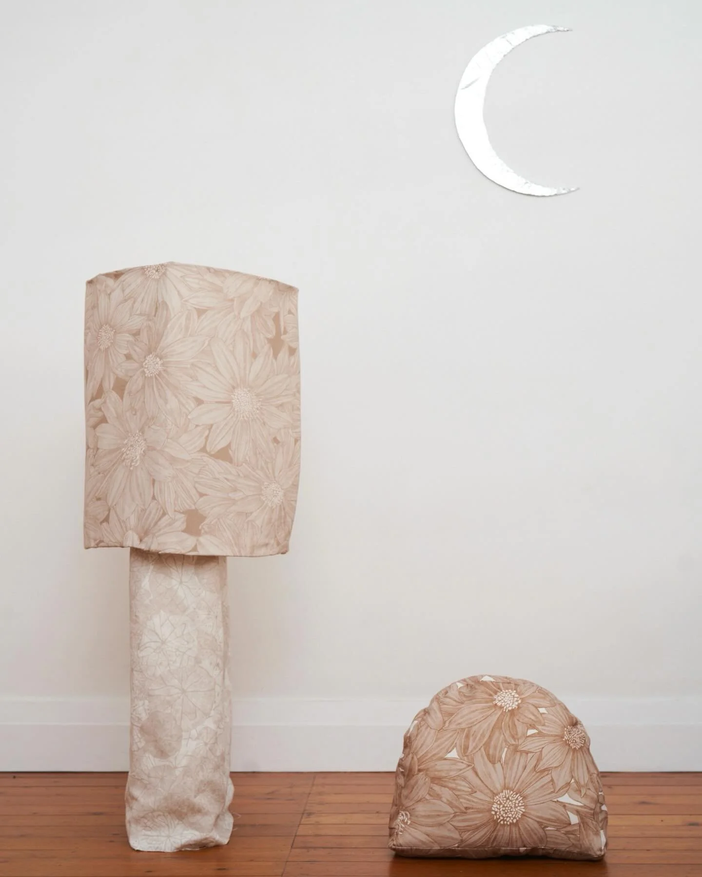 Pale, gentle, quiet &hellip;. 1.Lamp, soft colourways 2.Nature chit chat 3.Linen Sunny Side sample 4.Moon viewing 5.Nastursium Smile fabric, hand drawn 6.Quite-ness 7.Biro drawing 8.Warm lines, Sunny Side 9.Sewing, observed 10.All the things