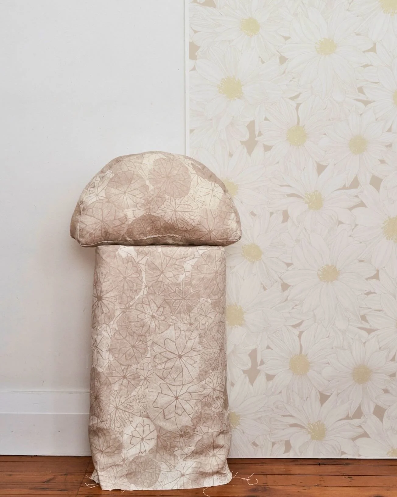 Room of leaves linen&hellip;introduces an organic texture of linework&hellip;.1.Colour is Marshmallow 2.This design as its original, and many, Biro drawings 3.Seen out and about 4.Buttery toast leaves 5.Rambling at night, little fabric sample 6.Rambl