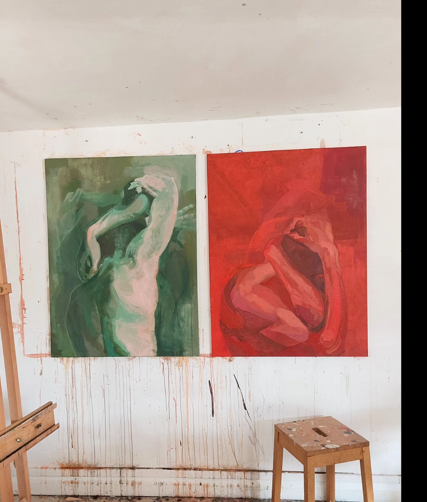 #currentview #wip #contemporarypainting #red #green #colour #illusion #qualia #today #artstudio #britartist #complementarycolours #figure #figurativeart #ivattsart