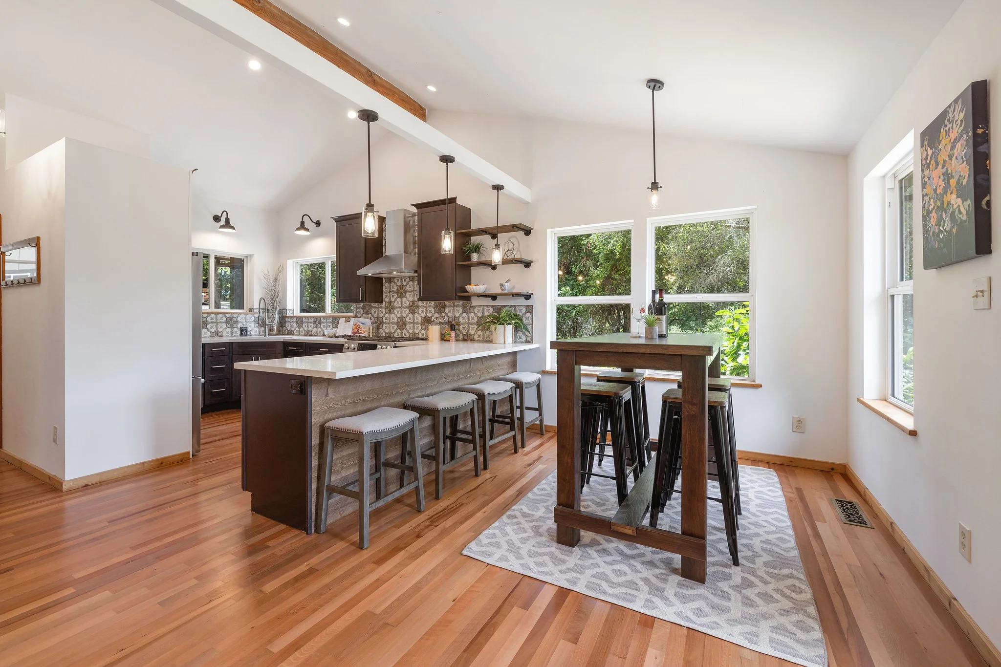 4.1 dr to kitchen new.jpg