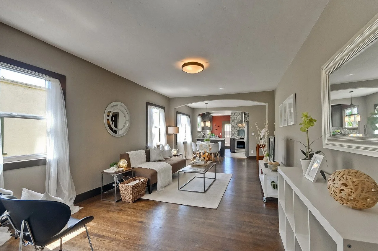 3.1 lr to kitchen new.jpg