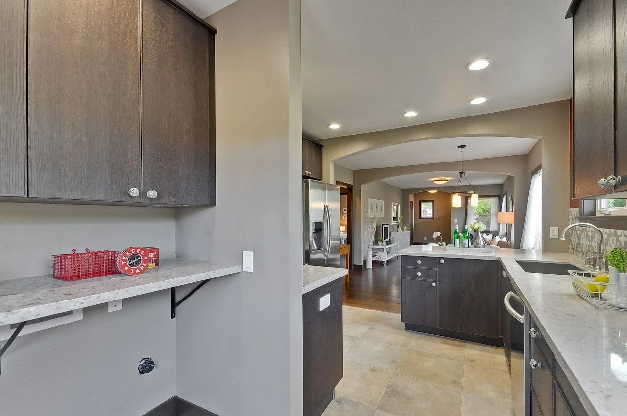 4.1 kitchen to lr new.jpg