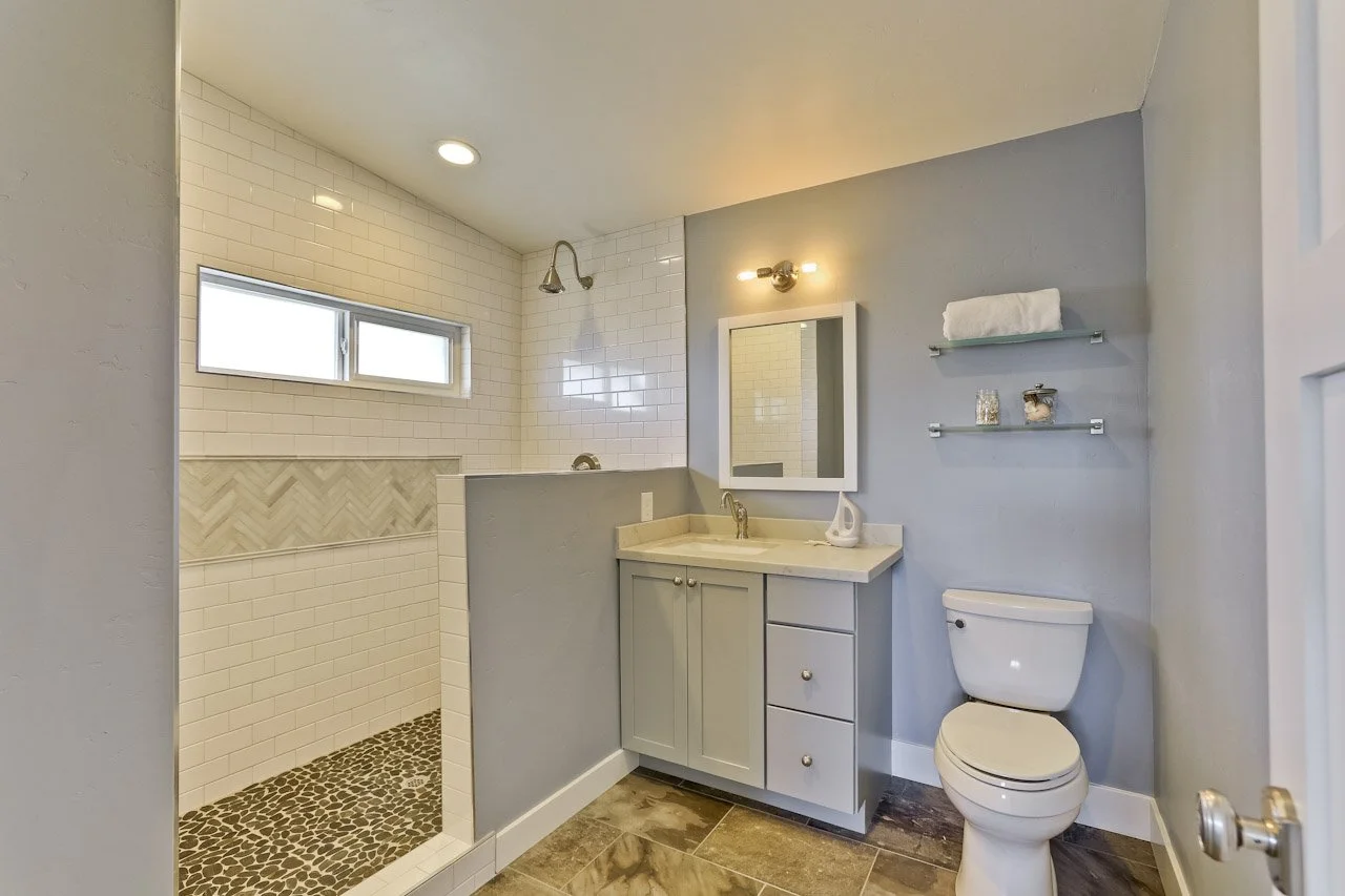 4.3 master bath.jpg