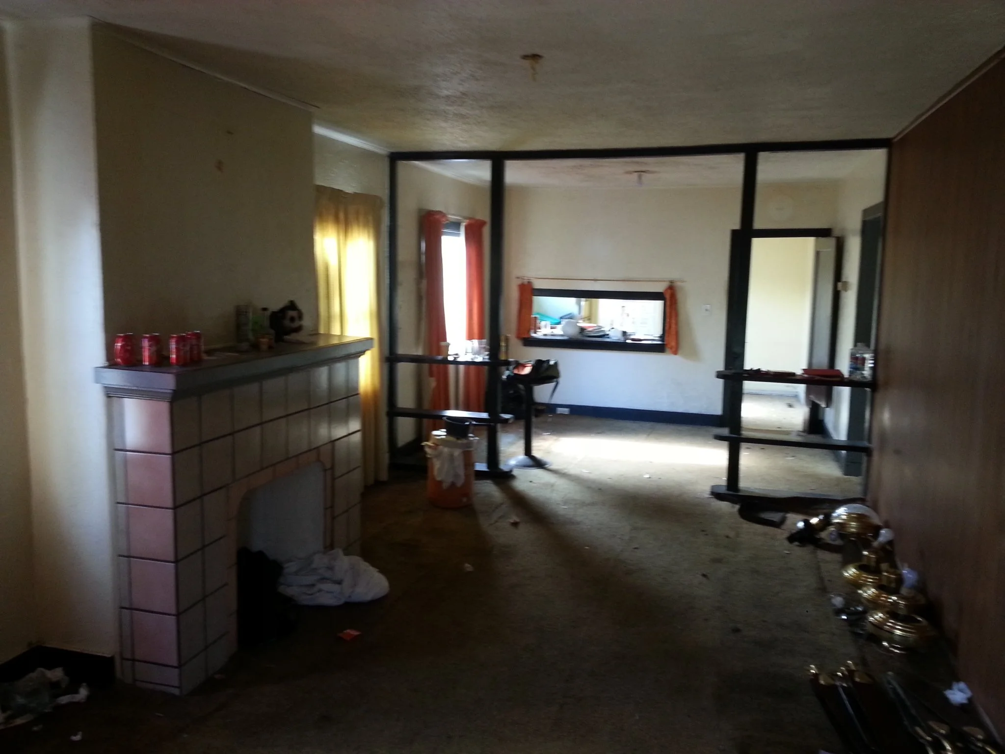 3 lr to kitchen old.jpg