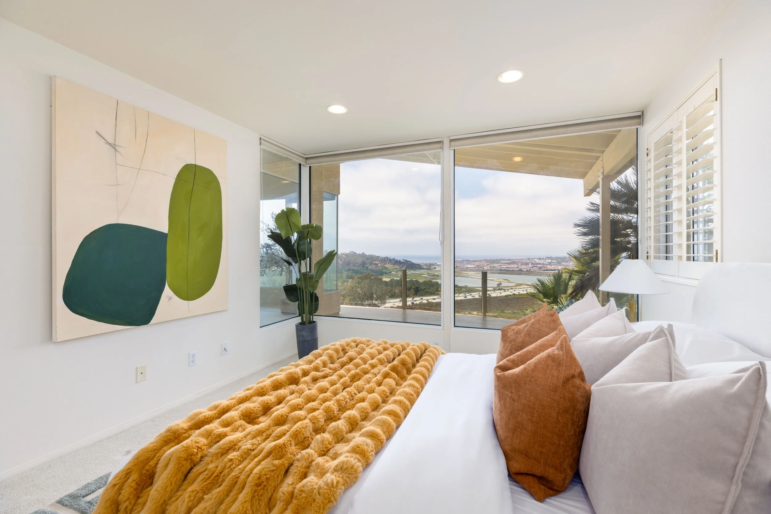 3286_Ocean_Vista_Rd_MLS_Res-32.jpg
