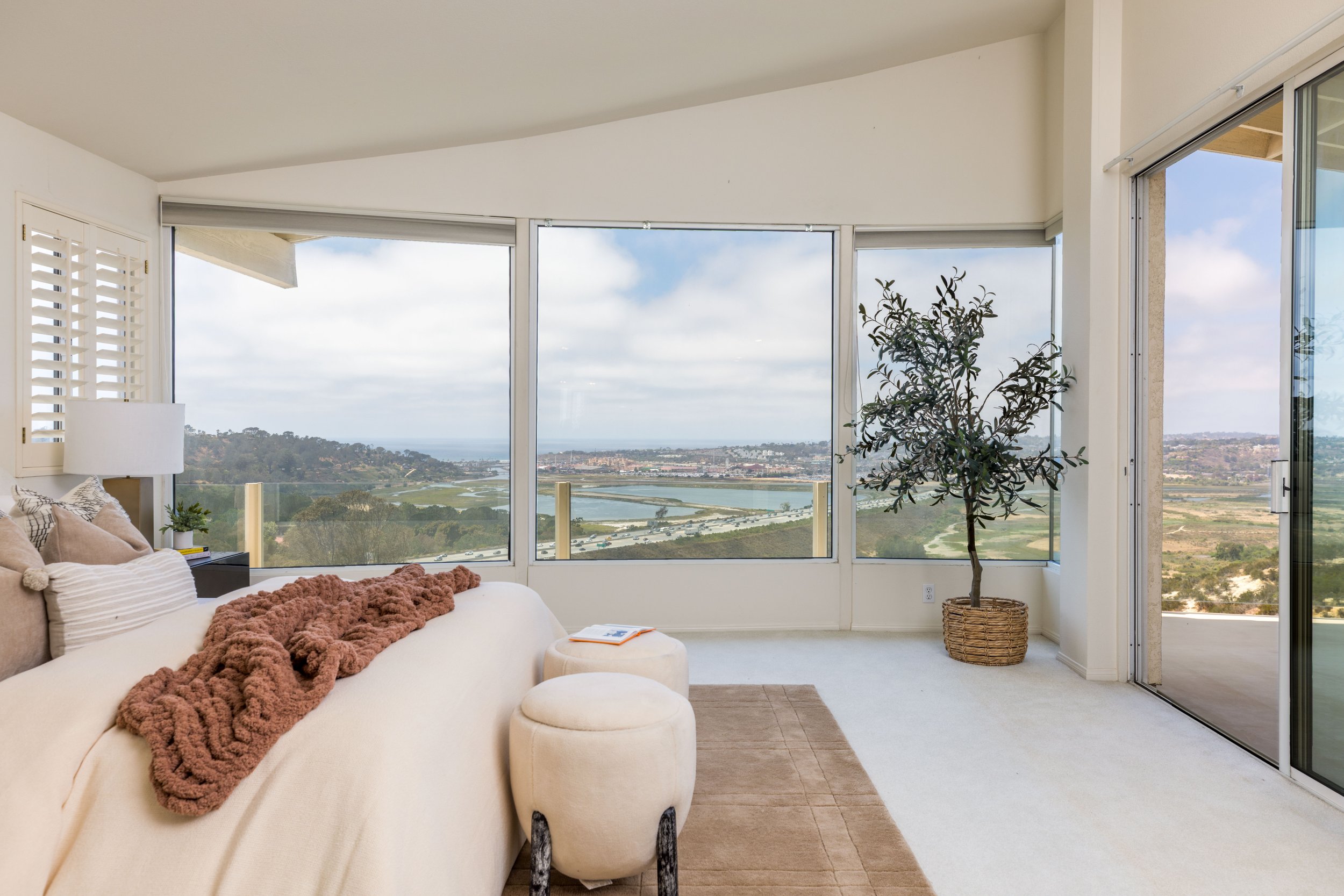 3286_Ocean_Vista_Rd_MLS_Res-25.jpg
