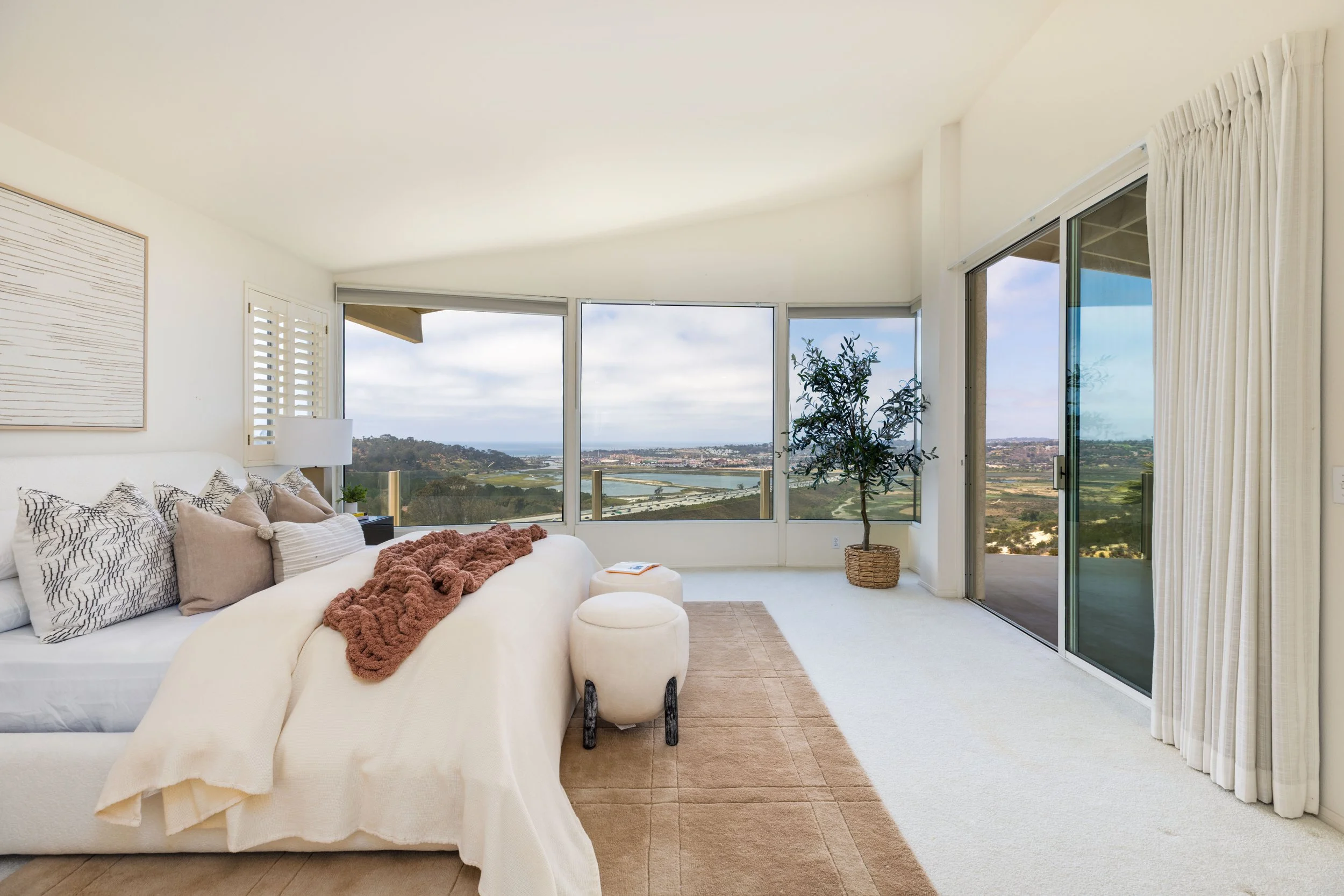 3286_Ocean_Vista_Rd_MLS_Res-24.jpg