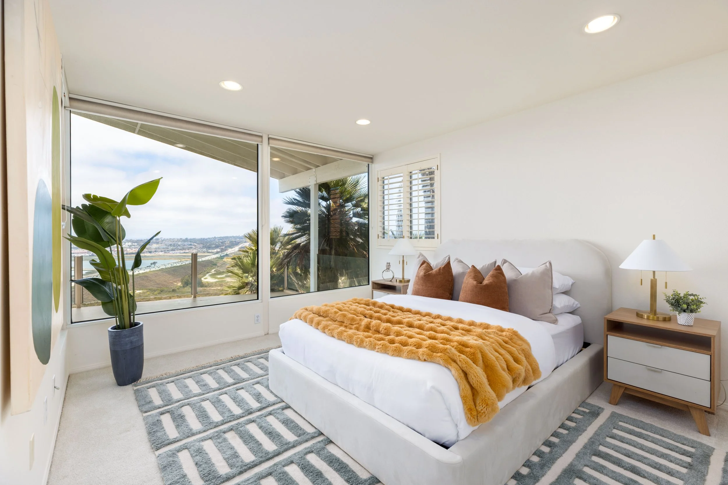 3286_Ocean_Vista_Rd_MLS_Res-31.jpg