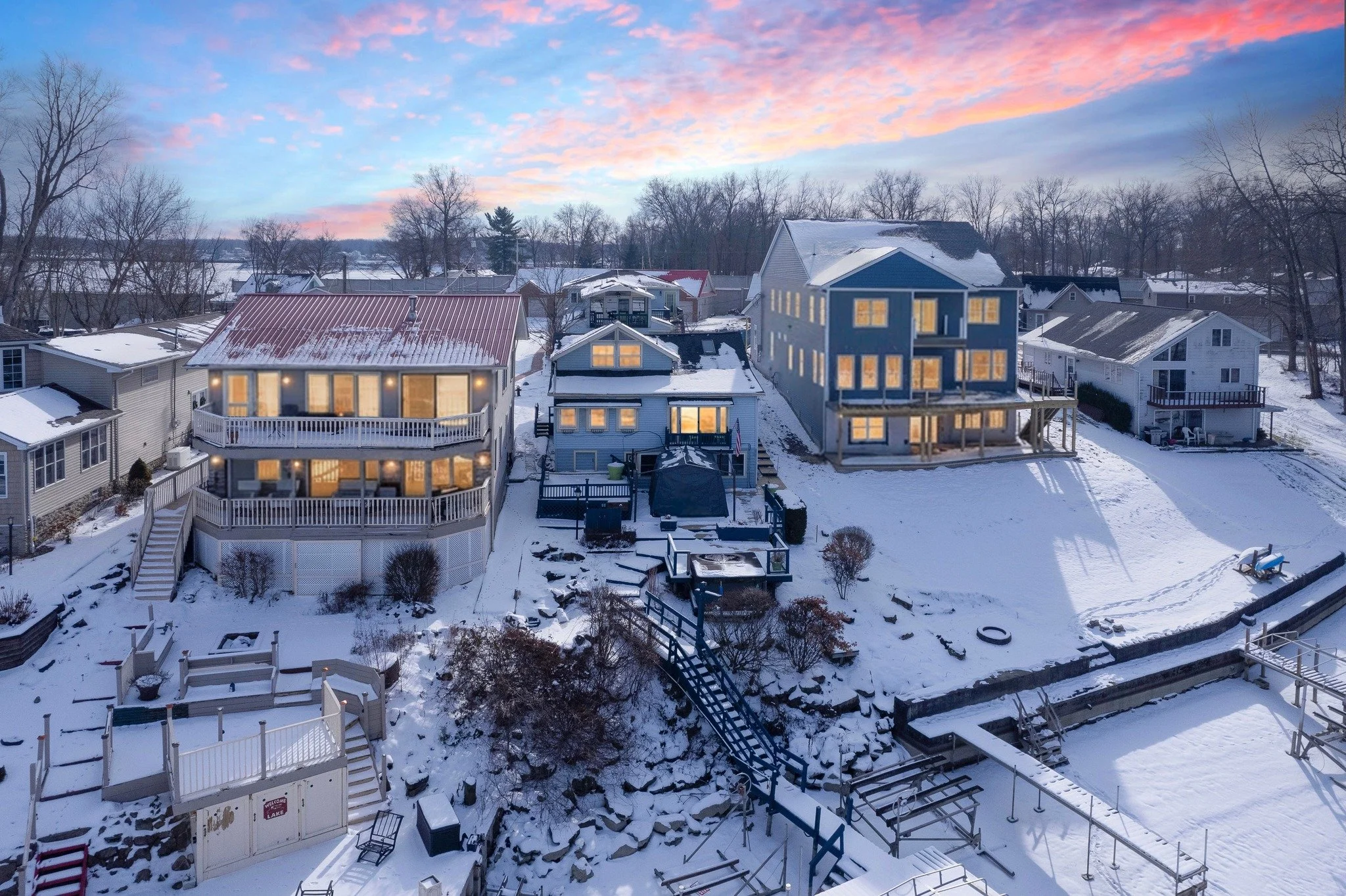 Two homes. One lakefront setting. One opportunity to live the Lake Milton lifestyle in a way that&rsquo;s anything but ordinary.

This property was designed to be experienced together, but can also function beautifully on its own, offering flexibilit