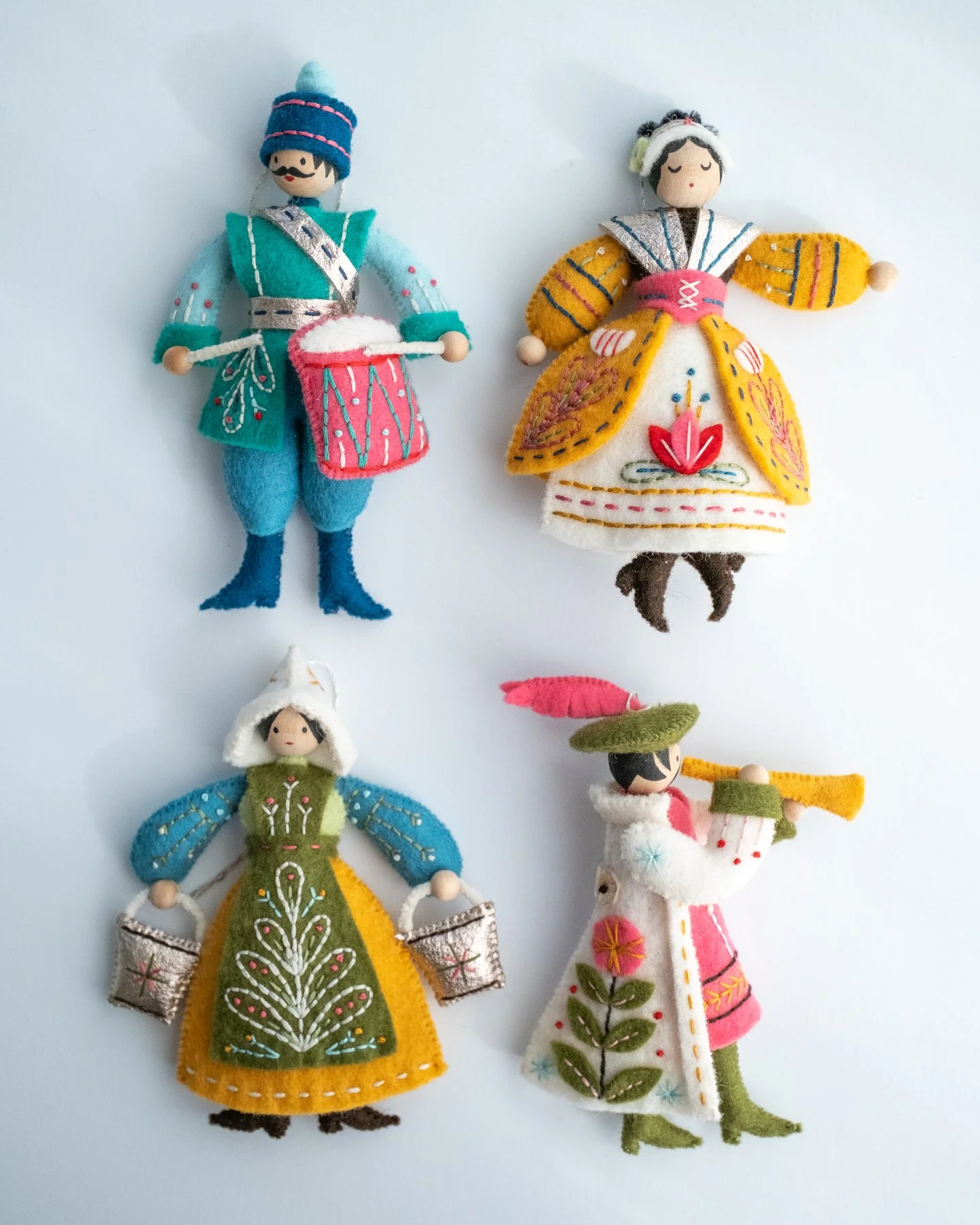 Here are all my little felty people together &ndash; just have to add a Leaping Lord!

Pattern design by @mmmcrafts #twelvedaysornaments #twelvedaysin12months