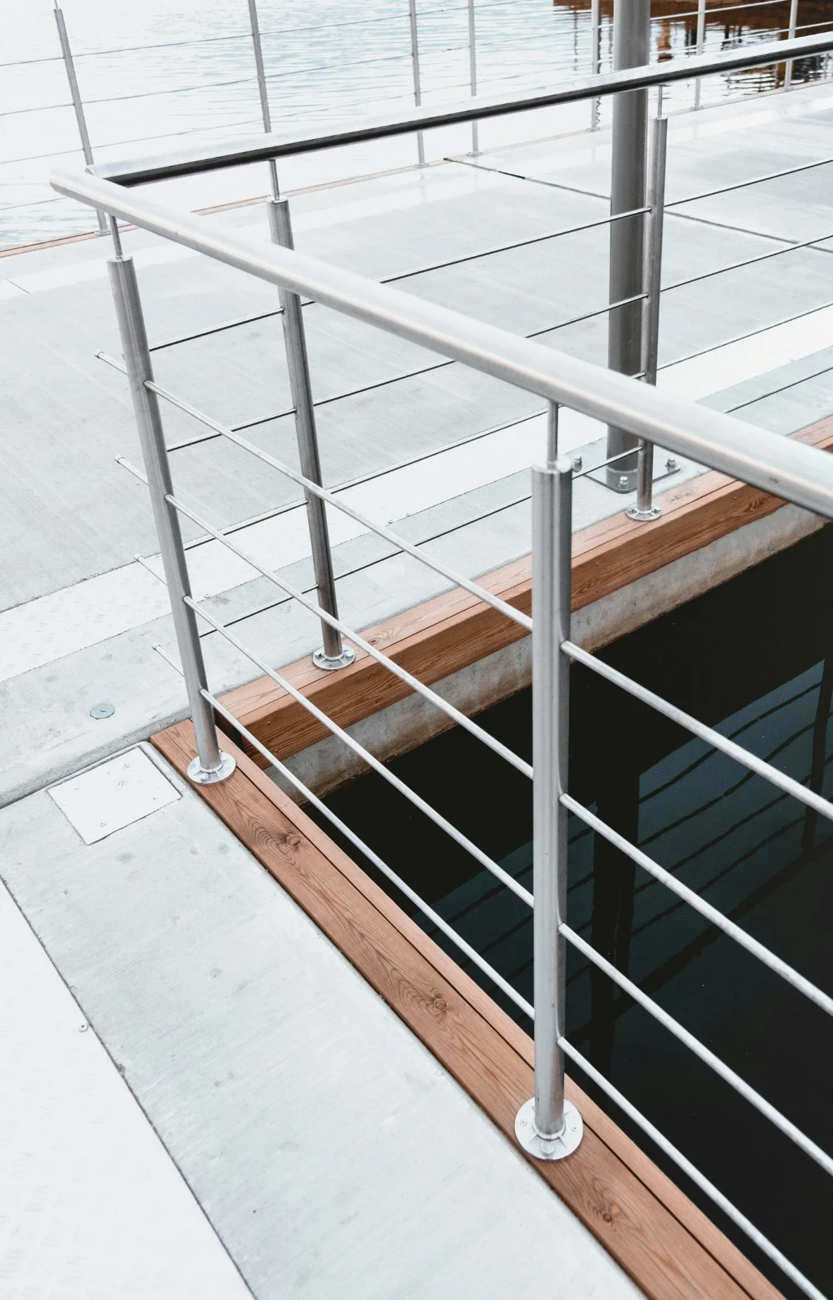 Complete Guide to Cable Railing For Your Deck or Outdoor Space