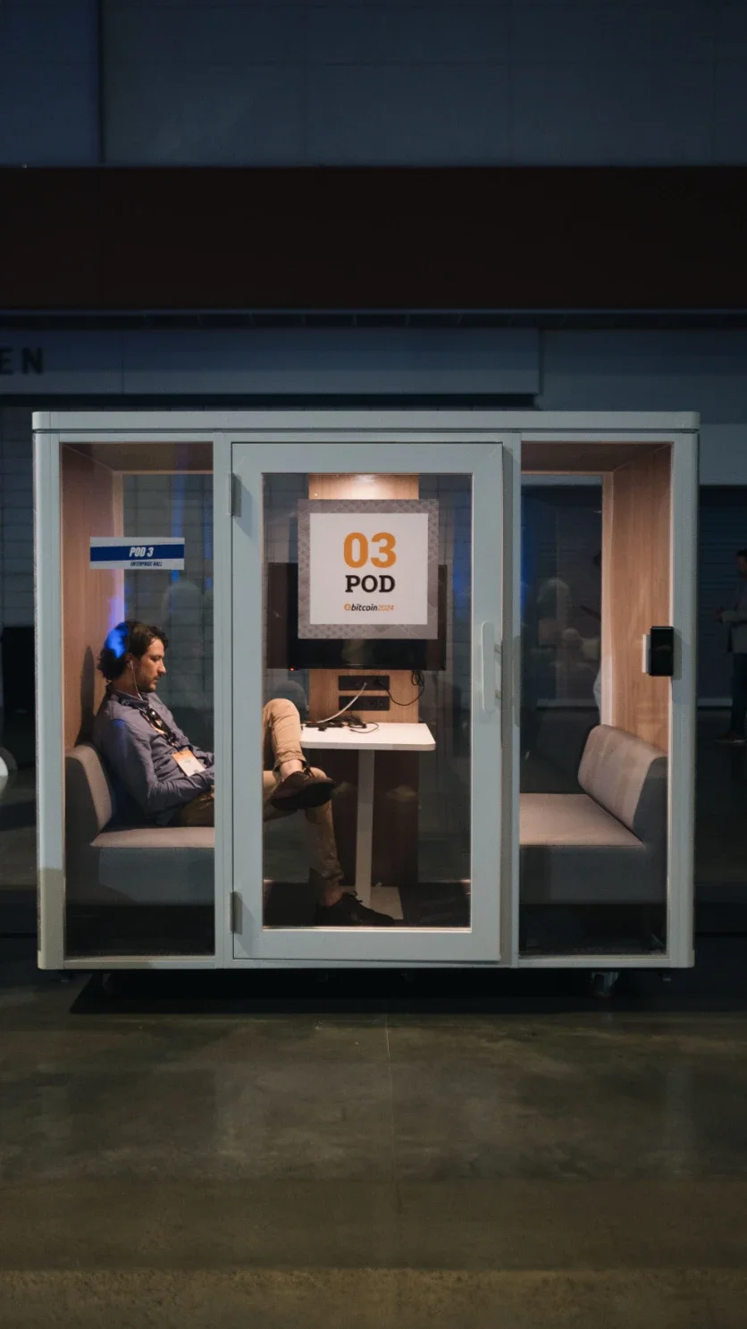 WARNOCK 8-Person Workstations and Meet&amp;Co Portable Office Pods: Full Buyer's Guide