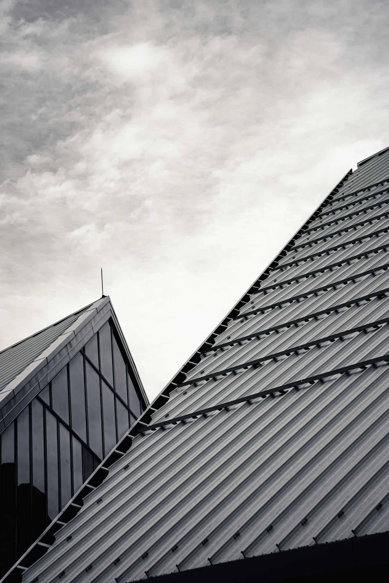How to Choose the Right Commercial Roofing System