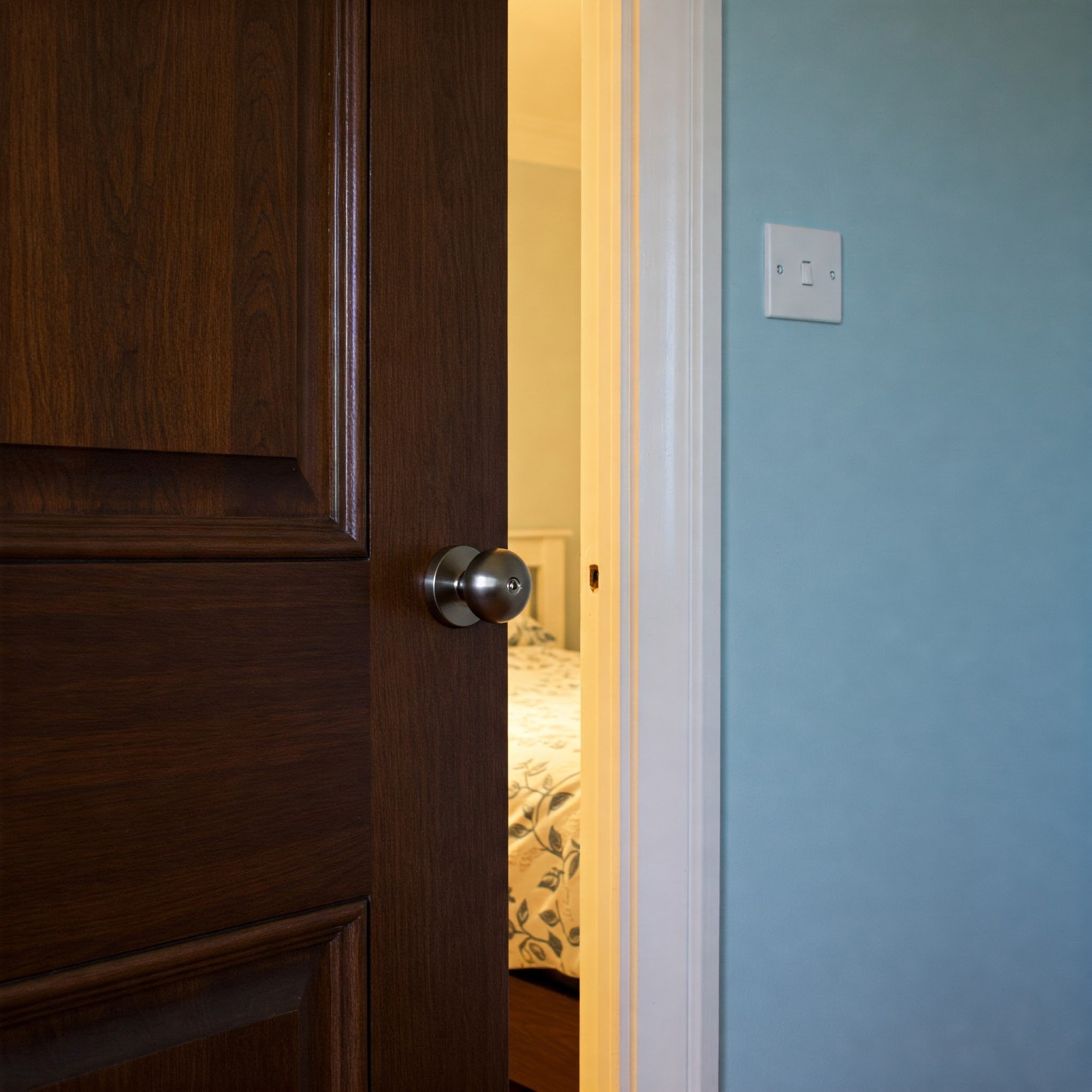 5 Factors to Consider When Replacing a Door