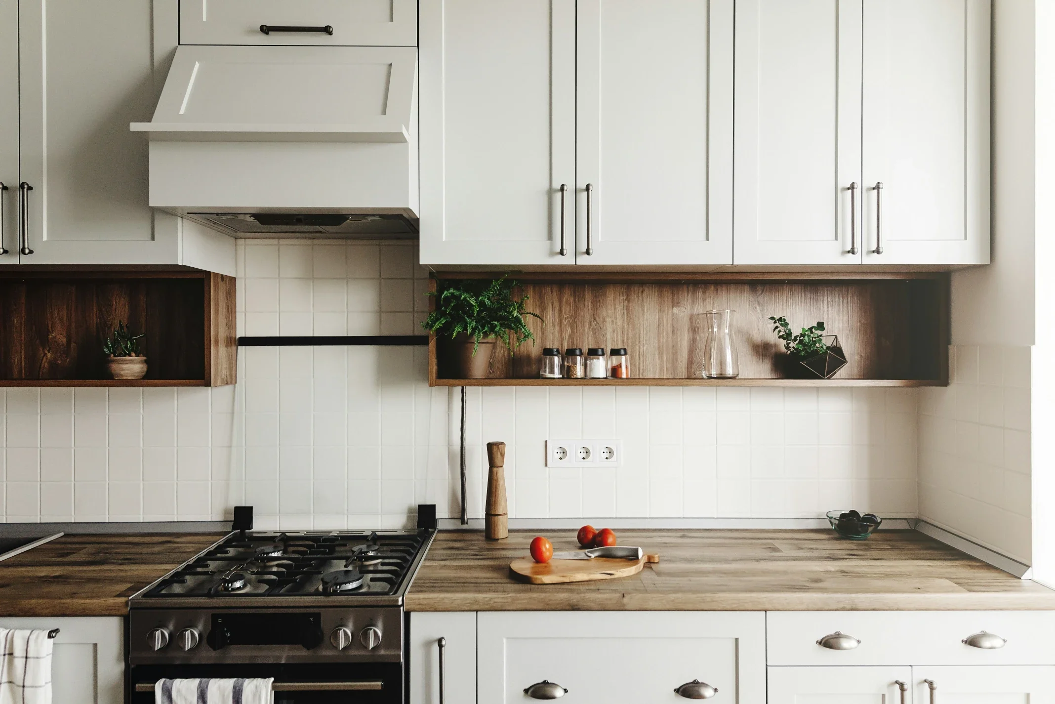 Kitchen Layout Decisions to Make Before Choosing Cabinets