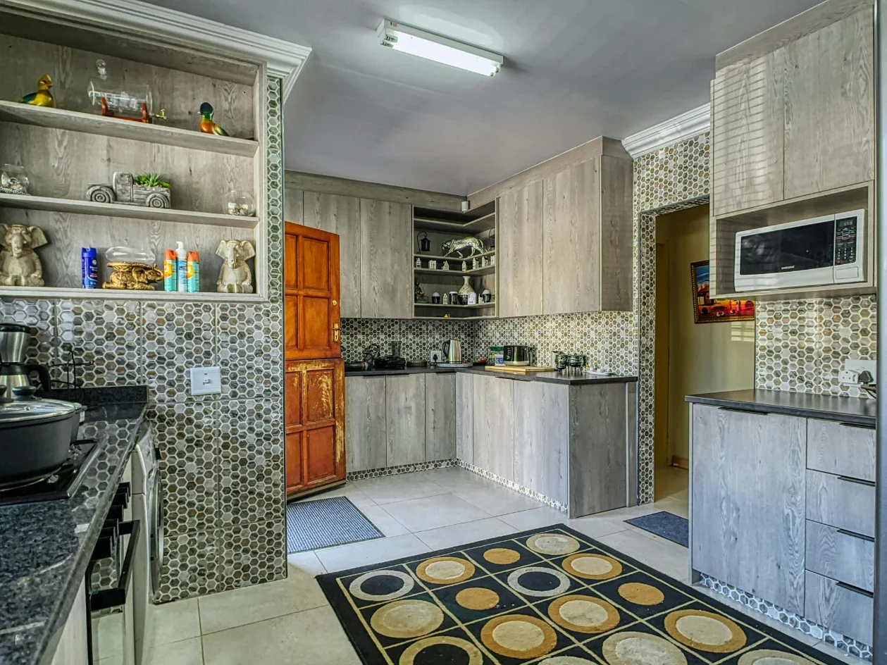 How to Add Dimension to Your Kitchen Using Tiles