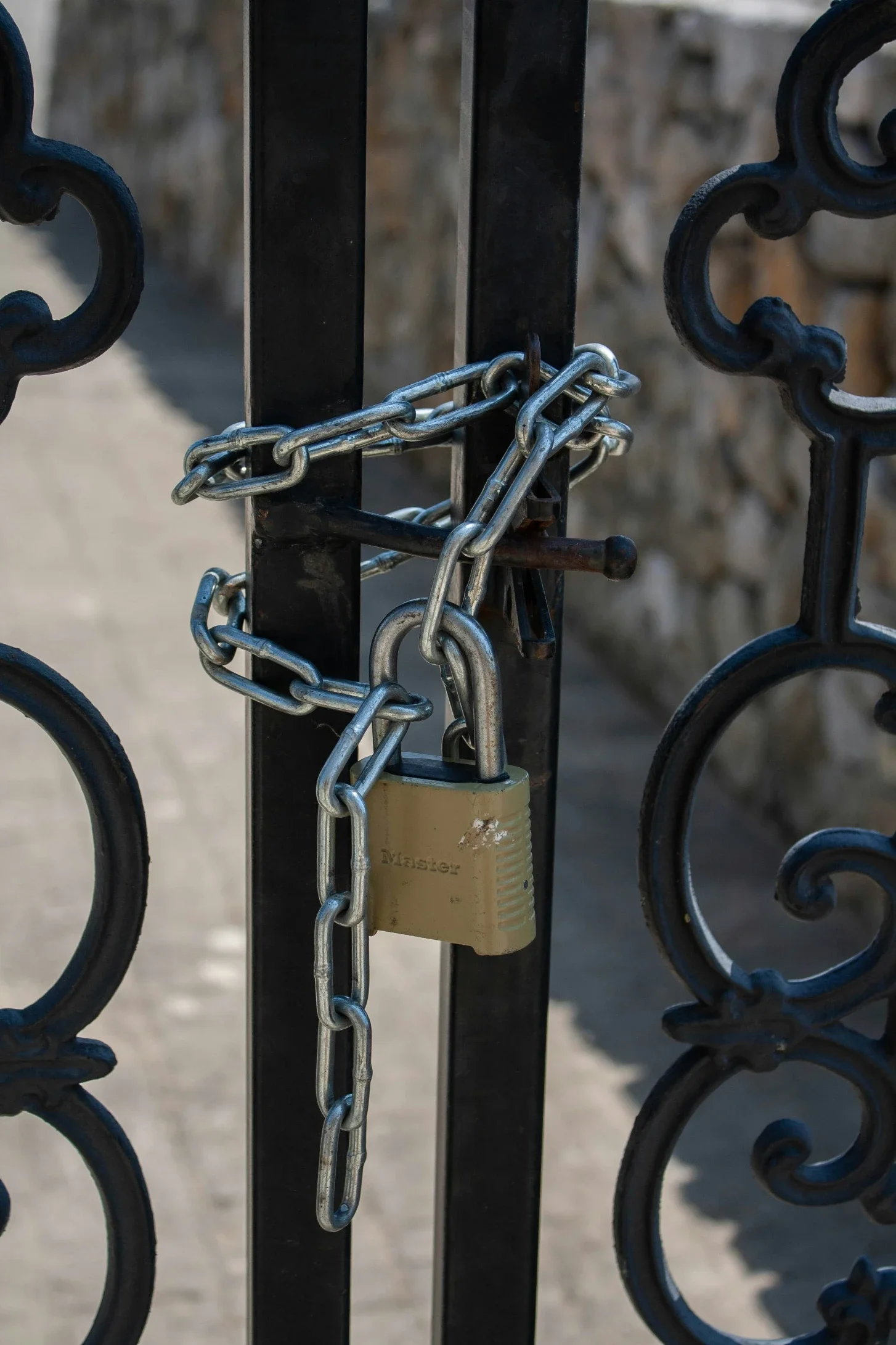 How Long-Throw Gate Locks Improve Side Gate Security