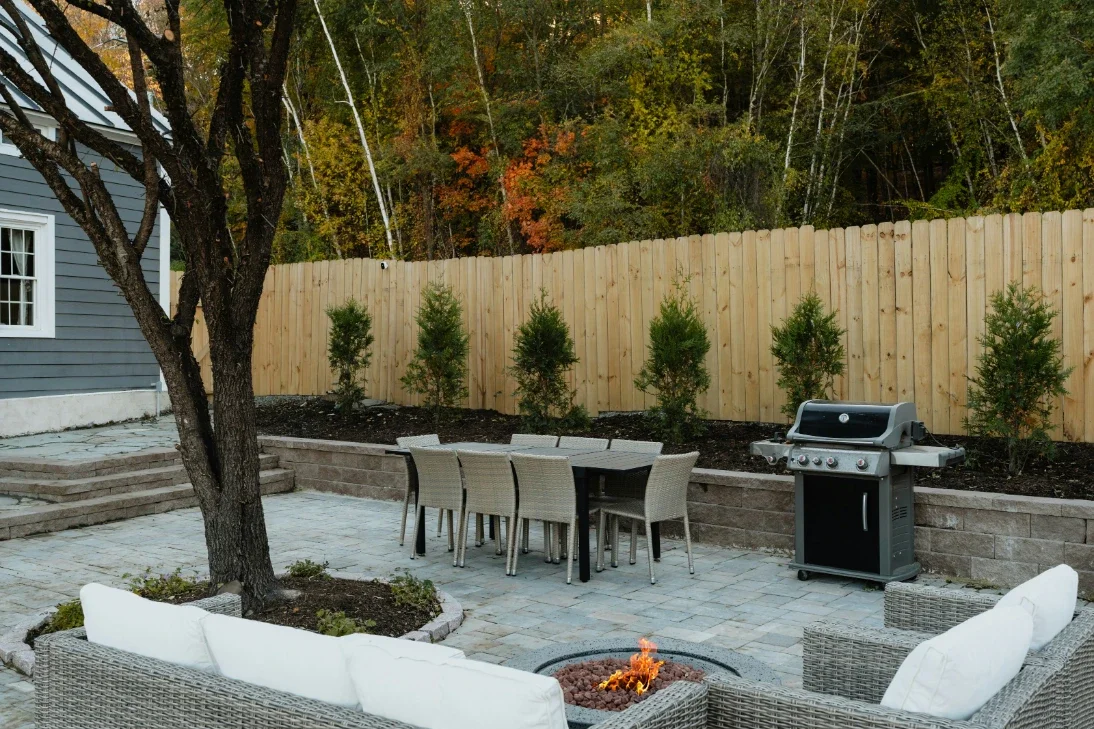 Outdoor Fireplace Builders Near Me: A Homeowner's Checklist