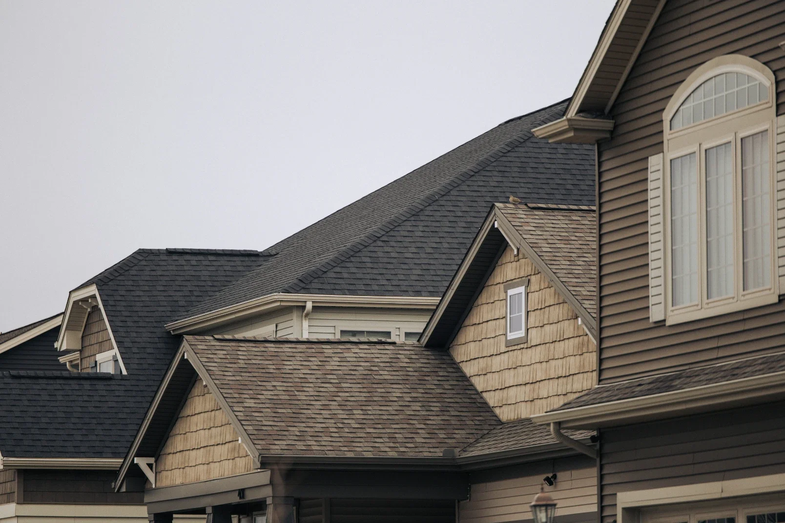 How to Choose a Reliable Roofing Contractor After Storm Damage