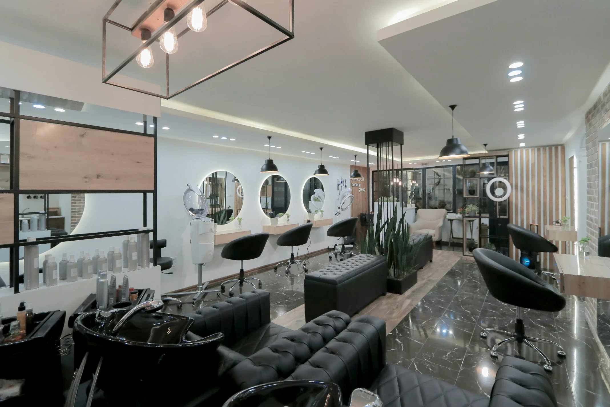 Designing the Perfect Beauty Salon: Where Style Meets Experience