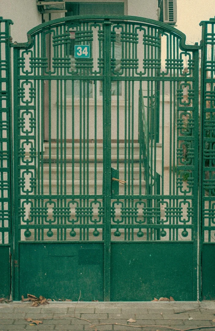 Reasons Why High-end Entrance Systems Improve Security And Style