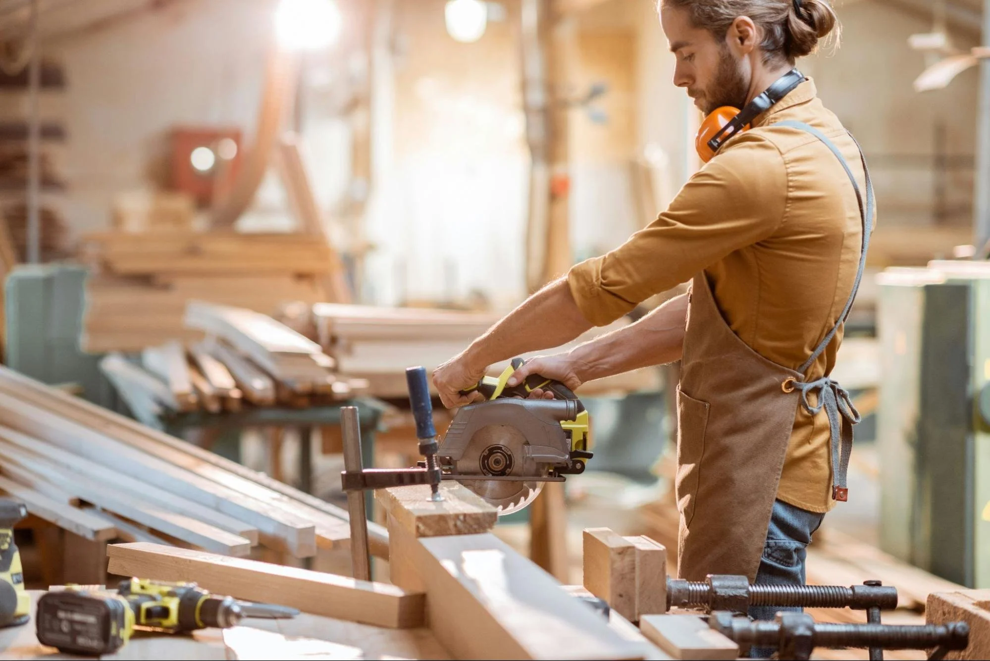 Go Cordless, Go Anywhere: A Must-Have Cutting Tool for Home &amp; Garden Projects