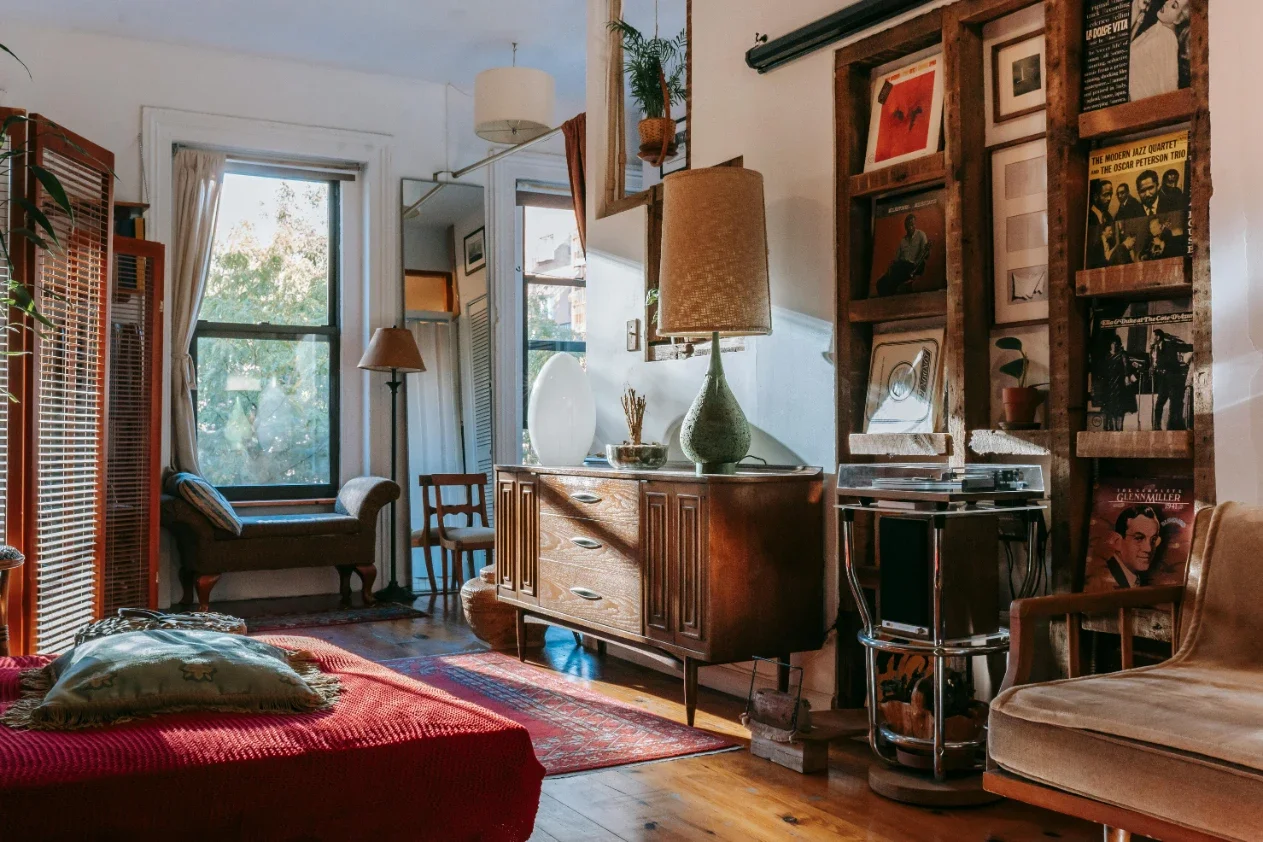 Best Sources for Unique Antique Interior Pieces