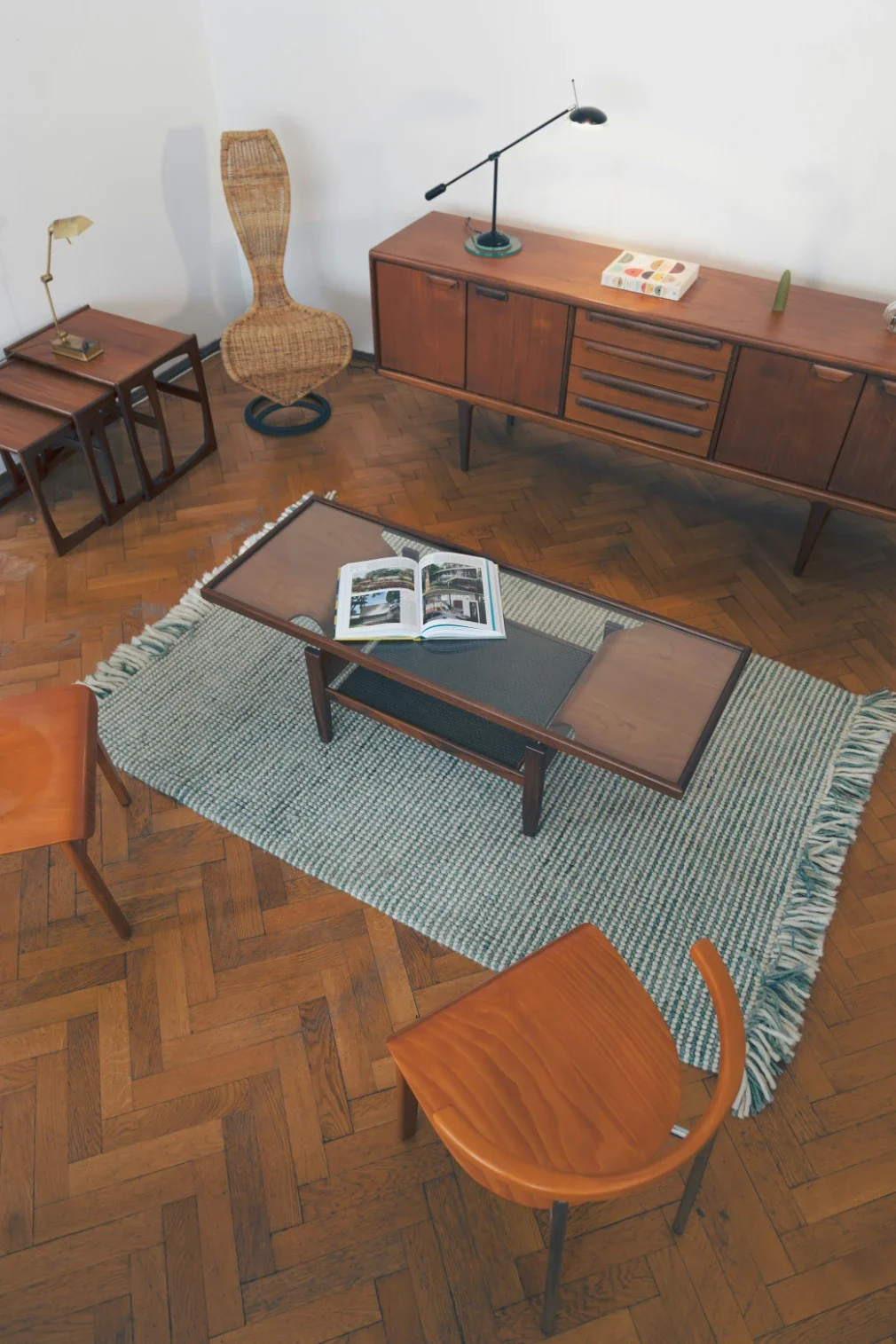 Mid-Century Modern Furniture Companies to Know Before You Buy