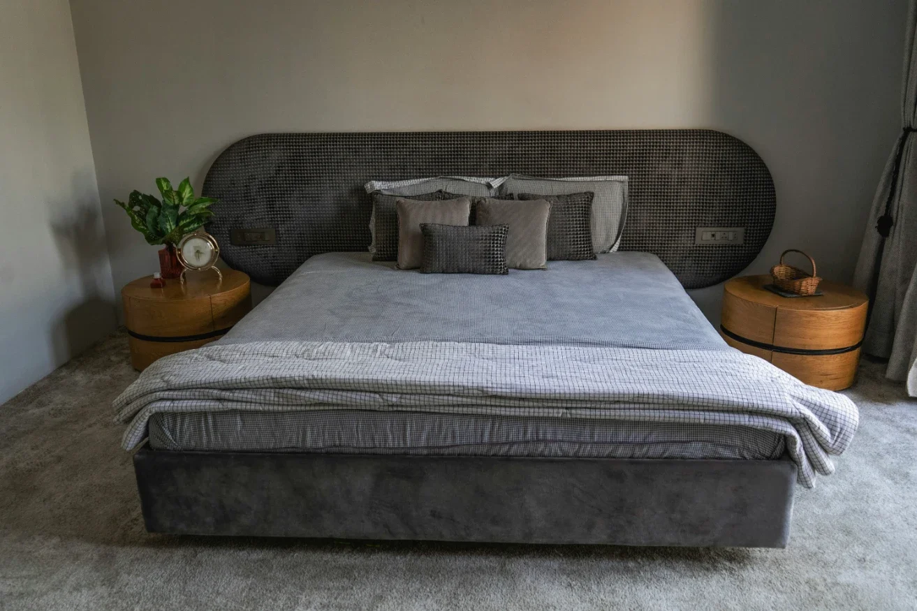 King Size Bed Mattress vs. Queen Size Bed Mattress: Which Size is Best for Couples and Families?