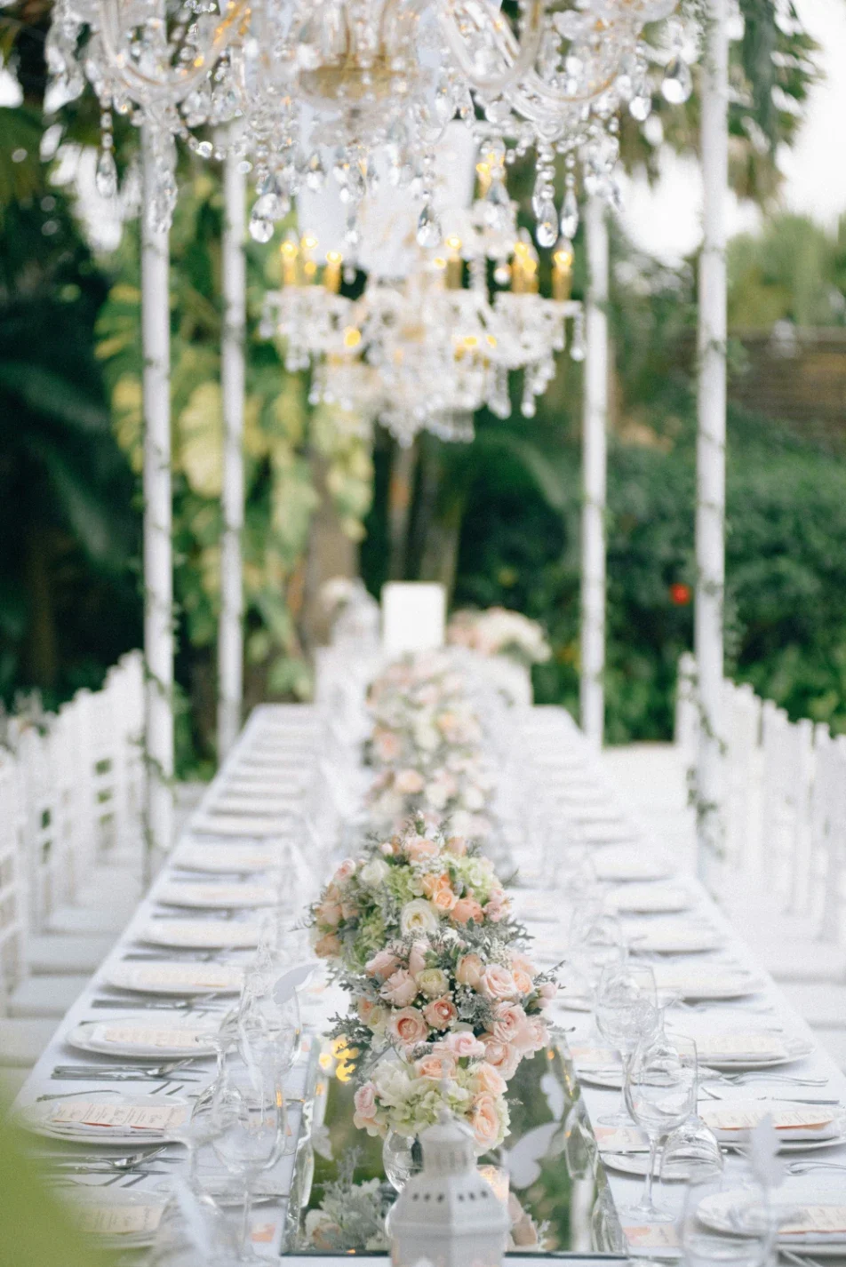 Creative Wedding Bouquets Using Bulk Flowers and Filler Flowers