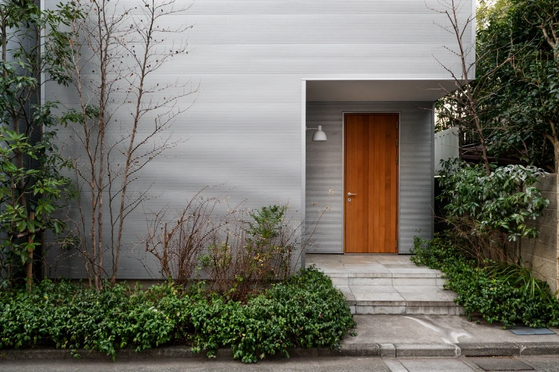 Modern Minimalist Exterior Design: Clean Lines, Smart Protection
