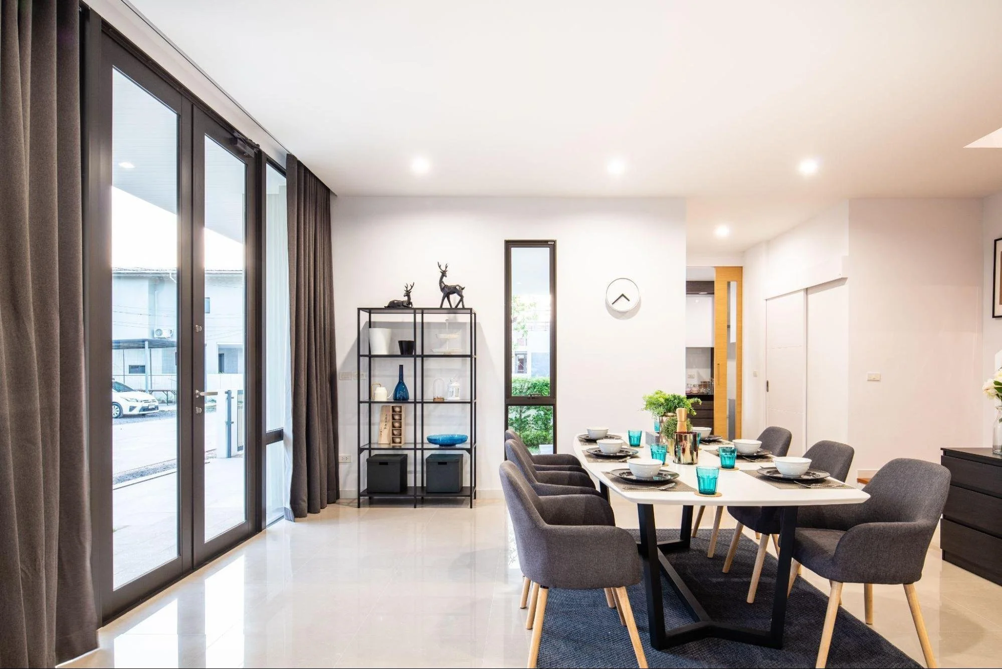 How Aluminium Door Design Influences Property Value &amp; Architectural Appeal