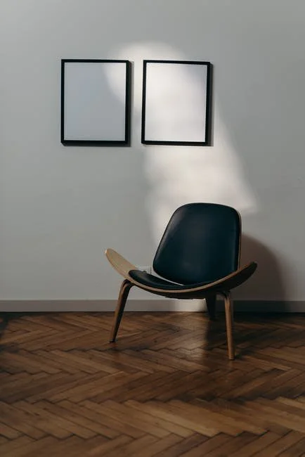 How to Choose the Right Frame for Large Canvas Art