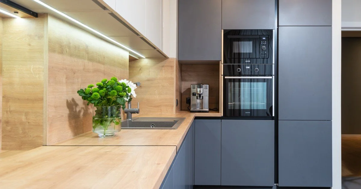 The Lighting Layer That Finally Fixes Shadowed Kitchen Countertops
