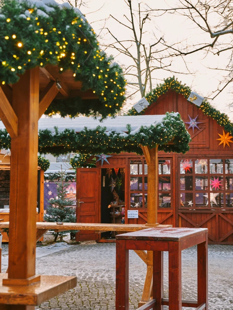 How Marquees Help You Host Cosy Outdoor Christmas Events