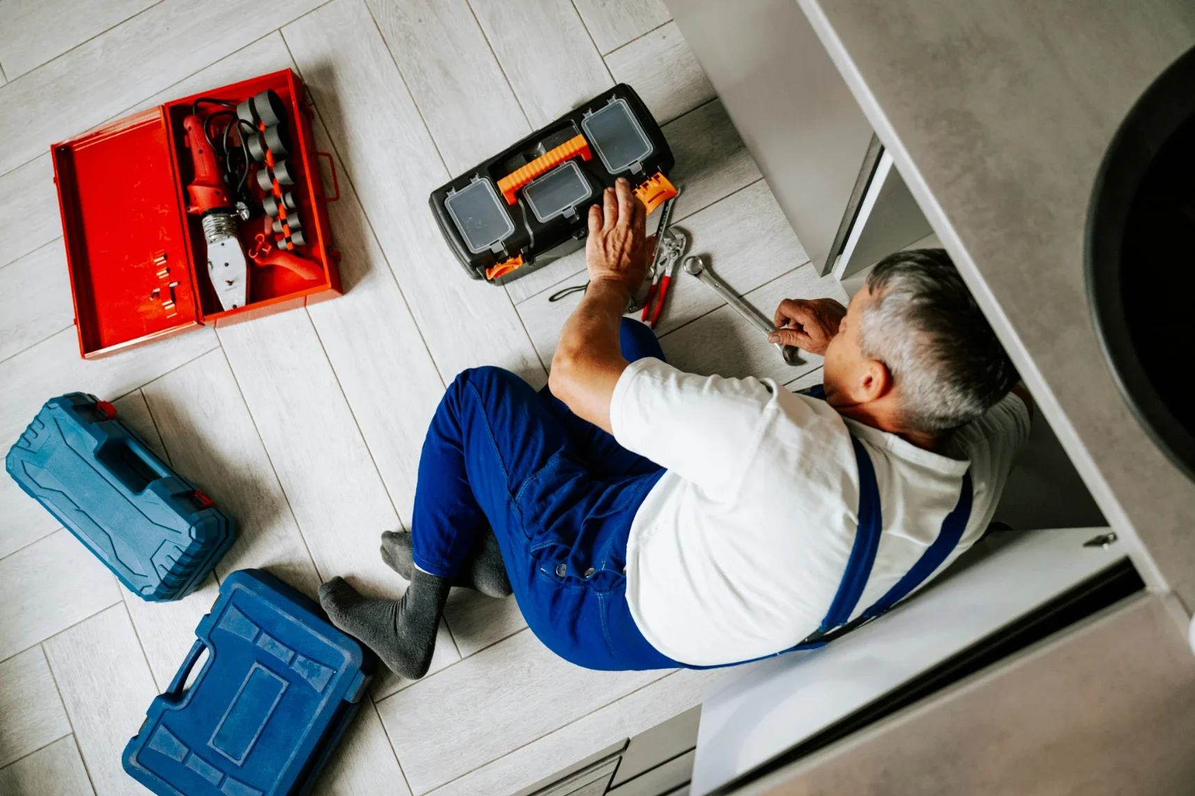 AI Field Service Software: A B2B Guide for HVAC, Plumbing, and Electrical Businesses