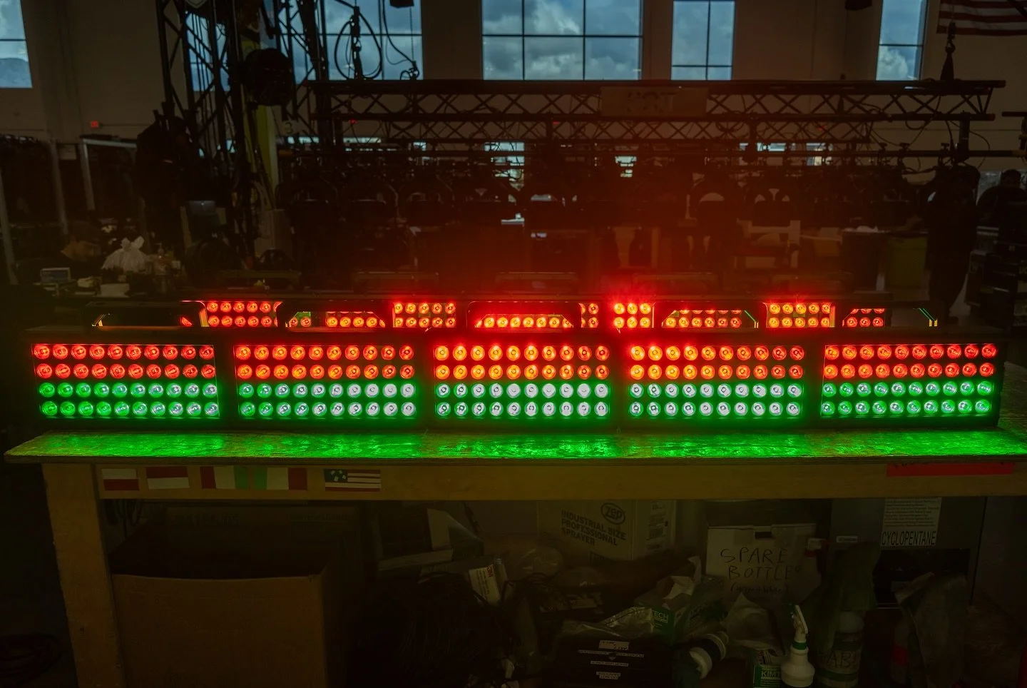 New Gear Monday: @adj_lighting 40 HEX Panel IP
A versatile IP65-rated fixture ready for any environment. Use it as a wash, blinder, or color strobe. Now available for rental at VOLT!