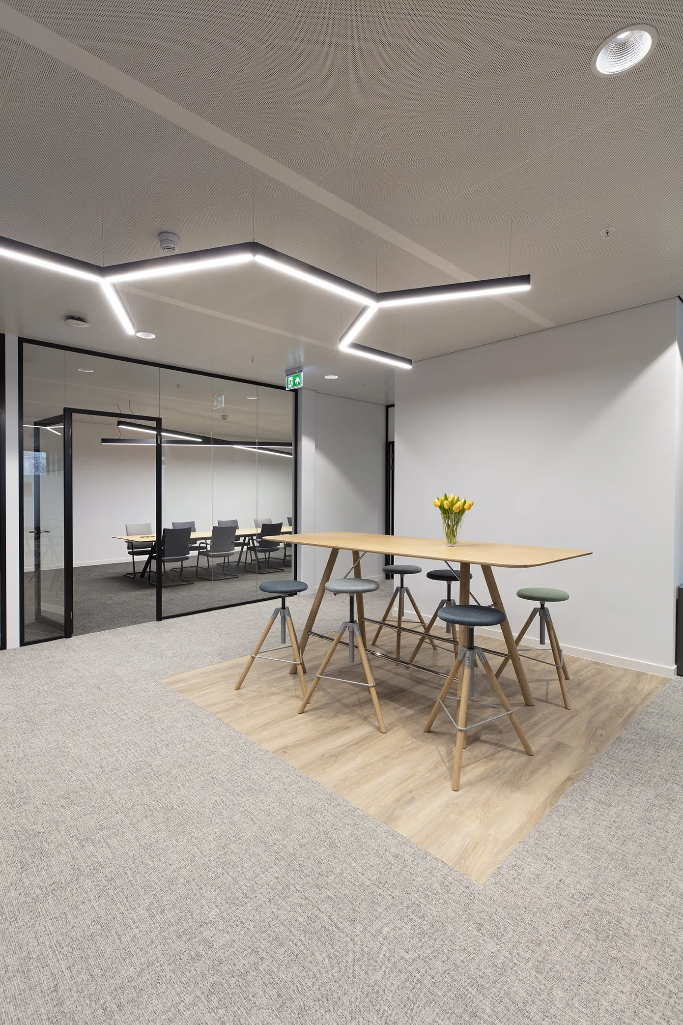 Licht is geen bijzaak, het is de stille kracht van goed interieur.