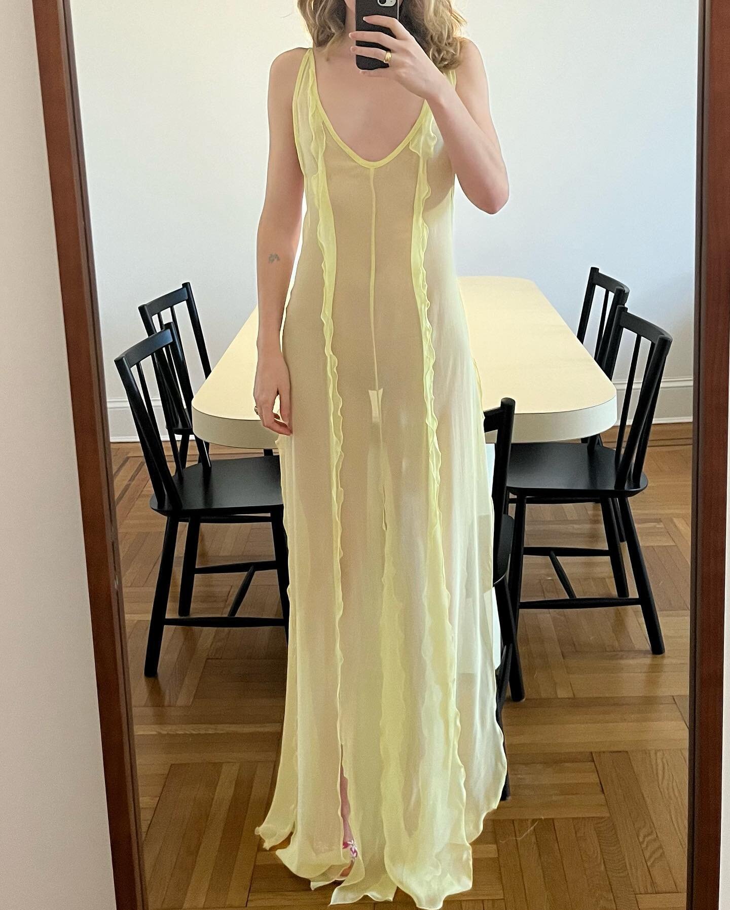 The 𝒩𝑒𝒸𝓉𝒶𝓇 Dress, I don&rsquo;t know what to do with this style, should I take orders or archive her