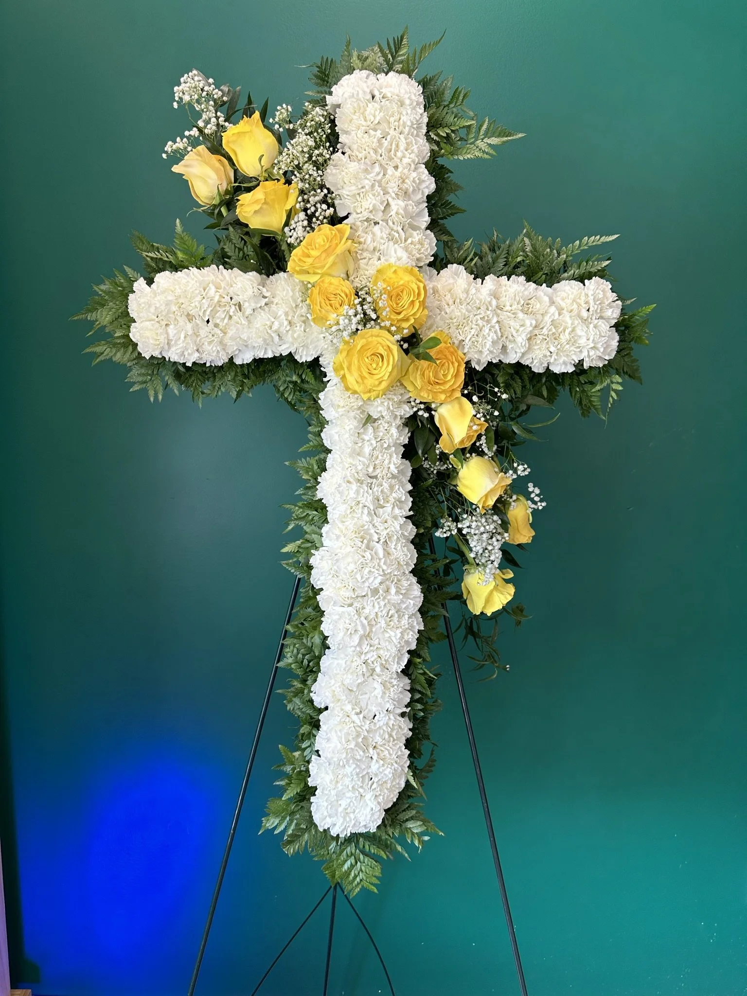 Designer's Choice Standing Cross with Rose Center